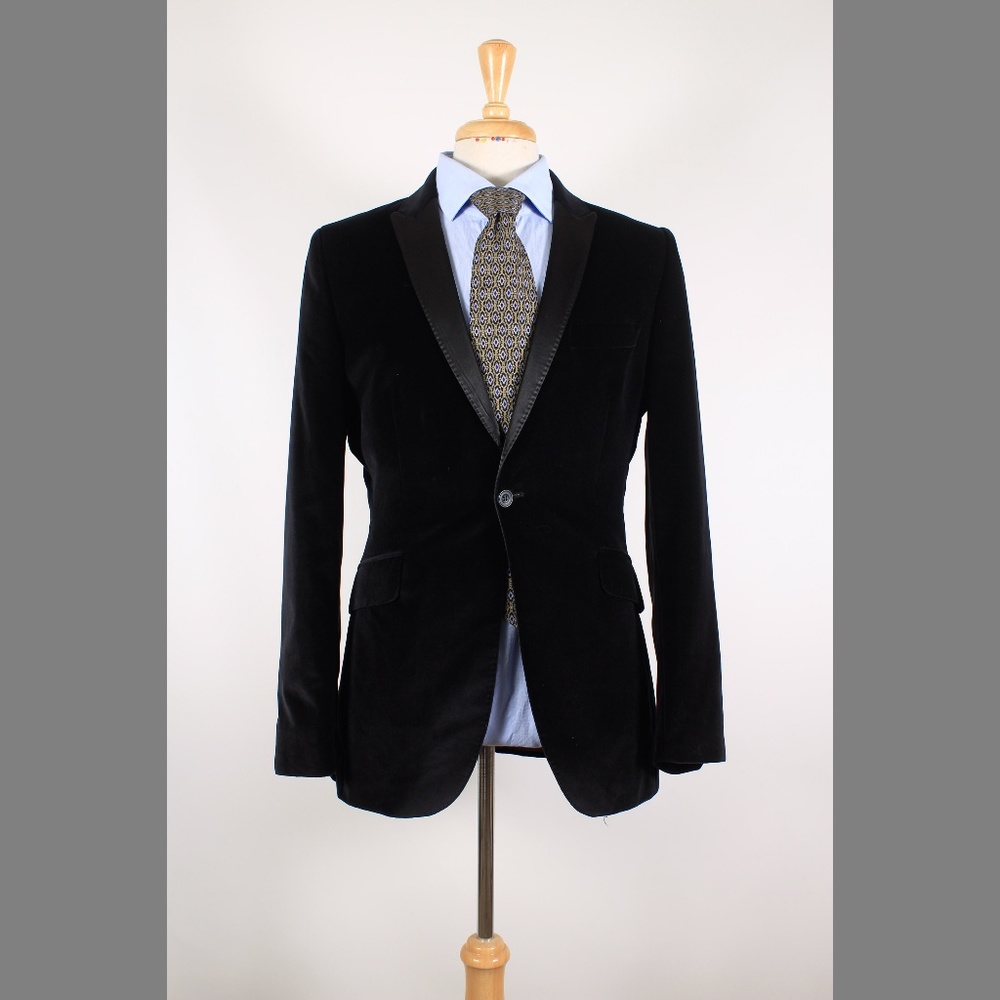 Ben Sherman • Black Velvet Sport Coat